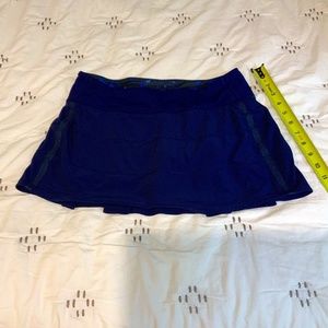 LULULEMON Pace Rival Skirt. Size 6.  12” Bright Navy. Very good condition